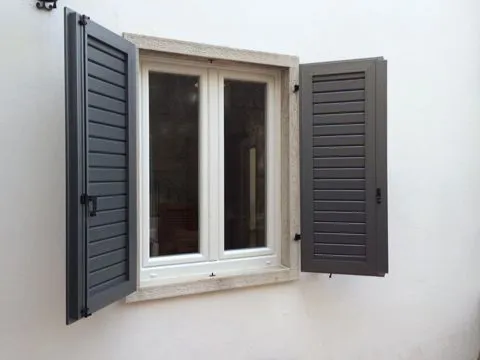 Immagine - Scuri