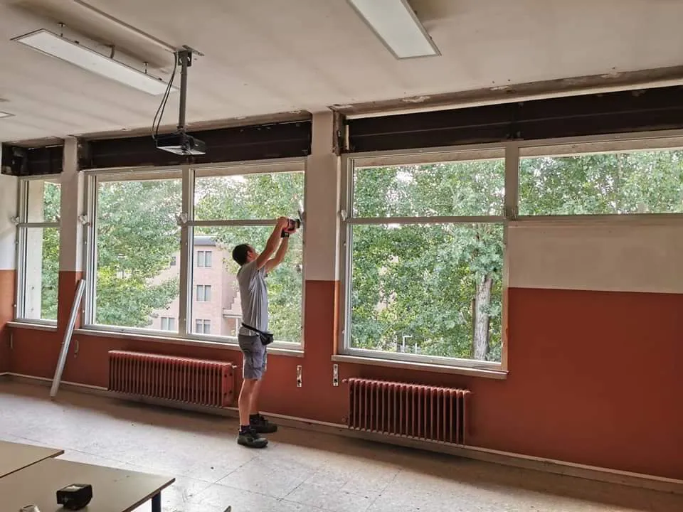Installazione tapparella e cassonetto finestra