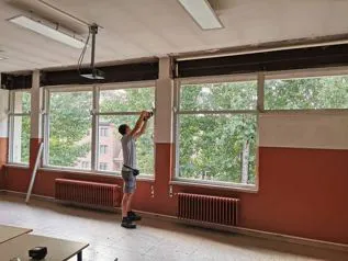 Installazione tapparella e cassonetto finestra